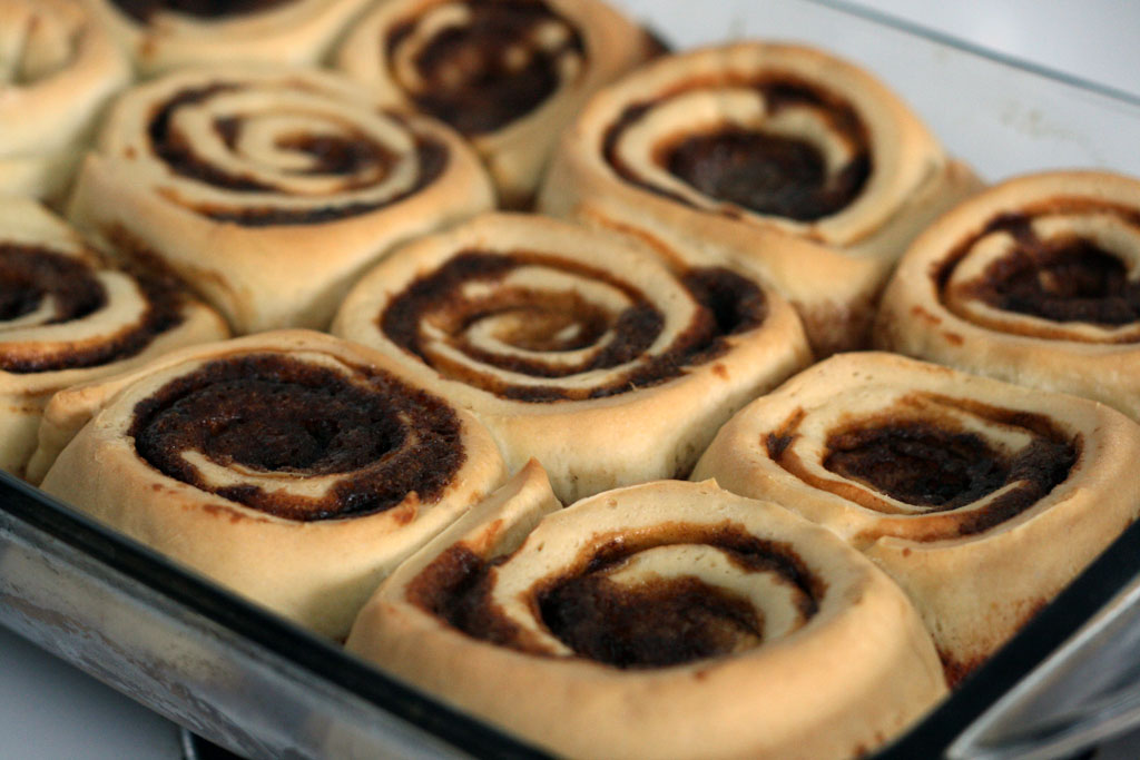 baked cinnamon buns